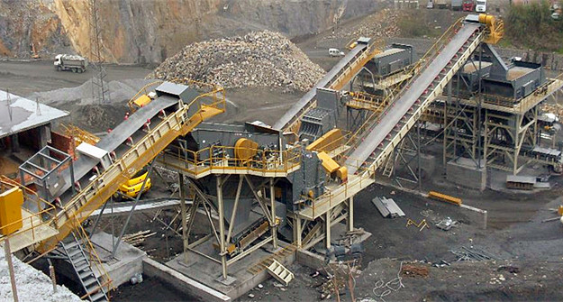 Open-pit mining crushing plant
